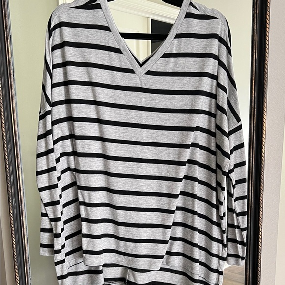 Express OneEleven Striped V-Neck Long Sleeve Top - Picture 1 of 2